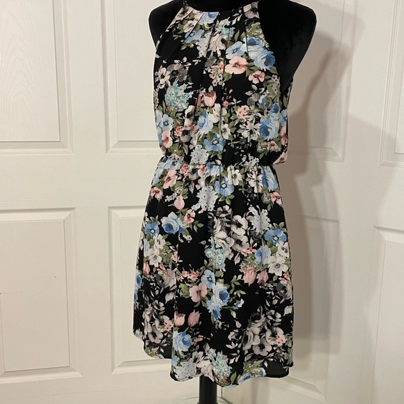 summer floral dress size medium - Picture 2 of 6